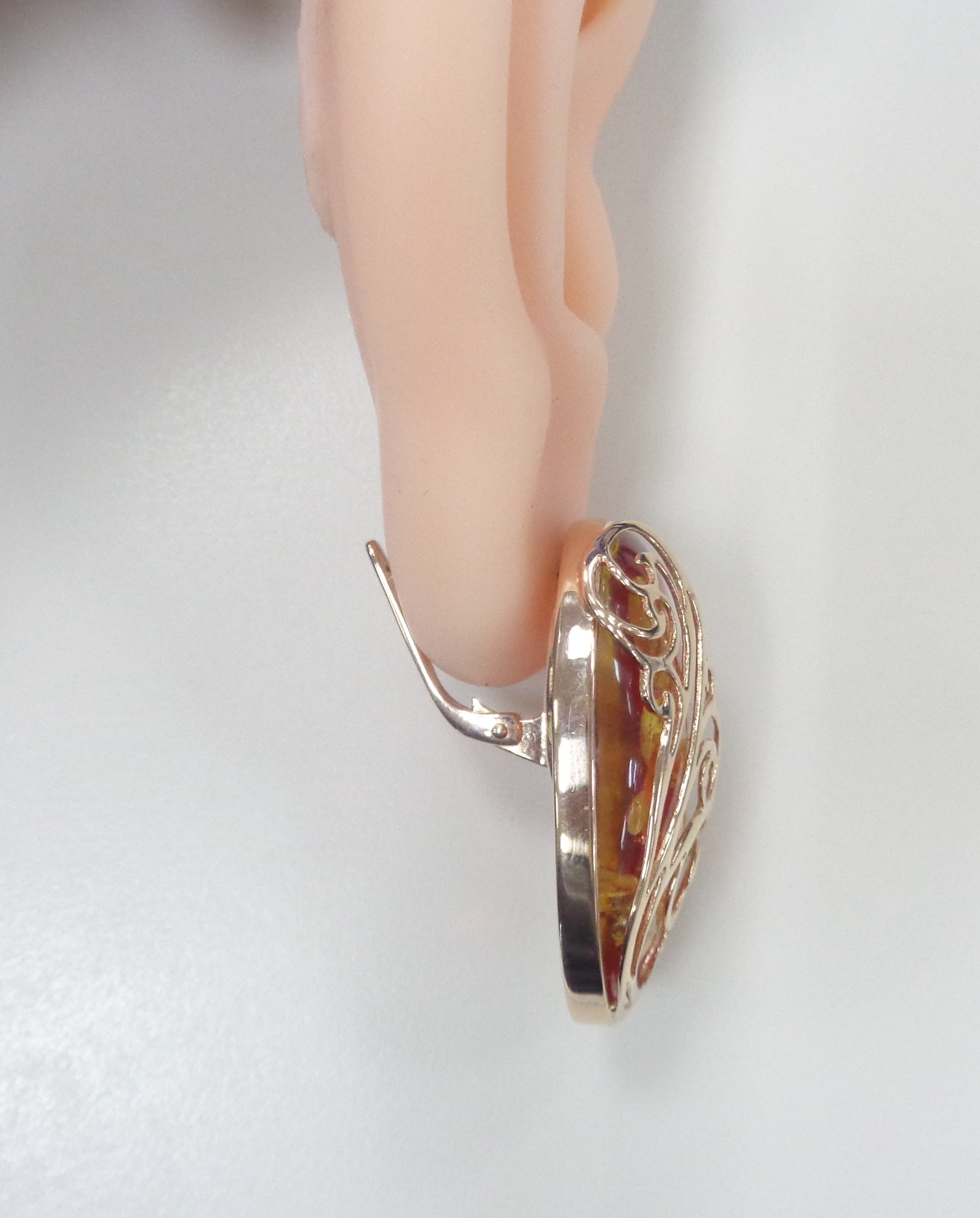 Серебряные серьги с янтарем